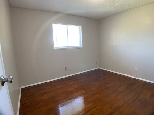 Foto del edificio - Move -in Special: Three Bedroom Moore!  Be...