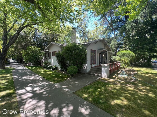 Building Photo - 3 br, 1 bath House - 2230 G Street