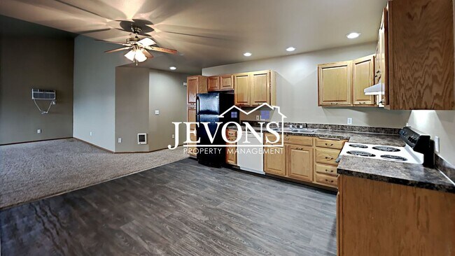 Foto del edificio - Enjoy a $500 rent credit on this beautiful 3-bedroom duplex near I-823!