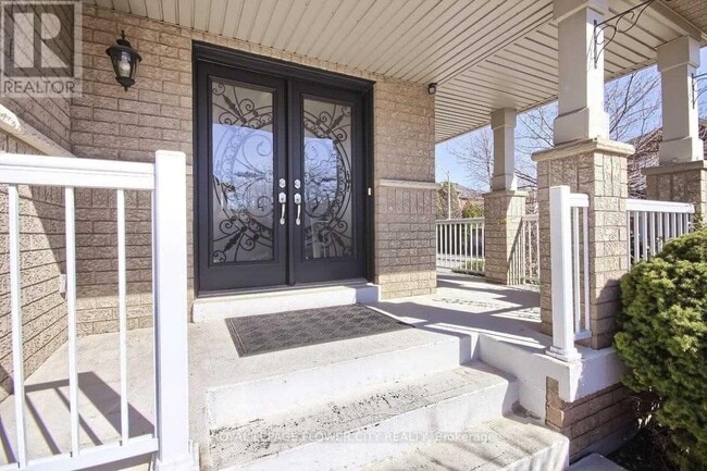 Building Photo - 2247 Empire Crescent