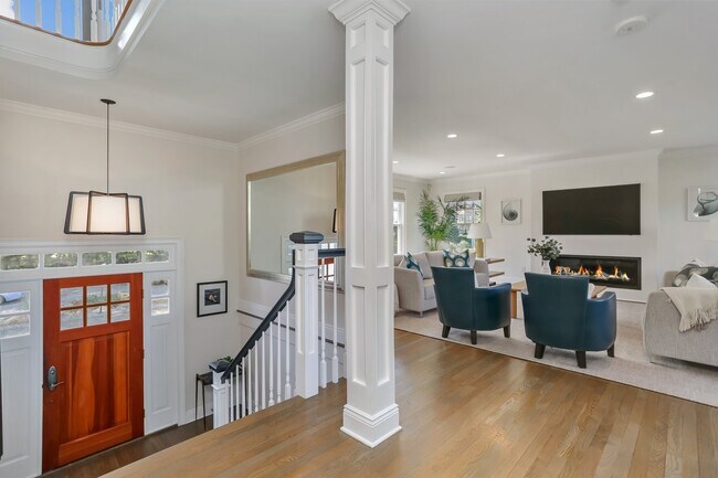 Foto del edificio - 1810 Fairfield Beach Rd