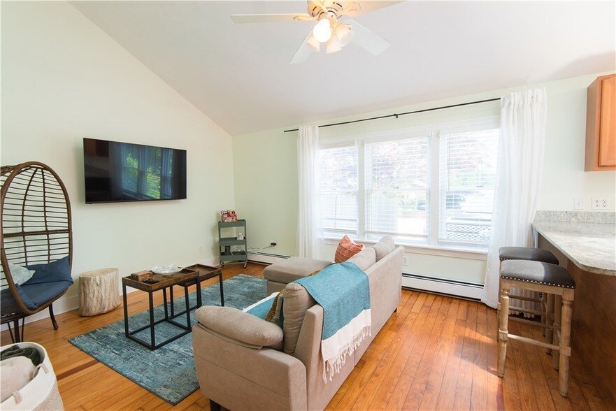393 Aquidneck Avenue House Rental in Middletown, RI