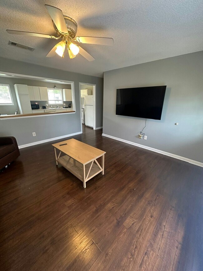 Foto del edificio - 2222 N Rose Park Ave