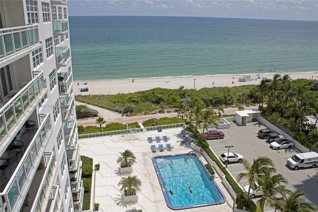 Building Photo - 6917 Collins Ave