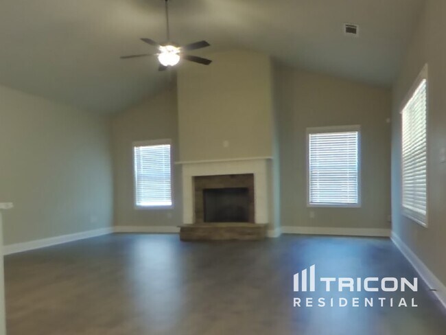 Foto del edificio - 8315 Loch Lomand Ln