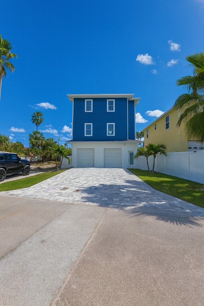 Building Photo - 13117 4th St E