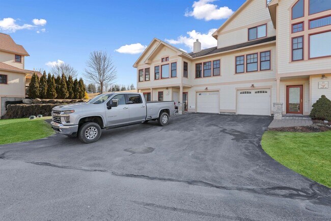Building Photo - 13 Greenscapes Ln