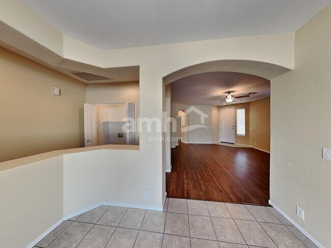 Building Photo - 340 N Nash Way