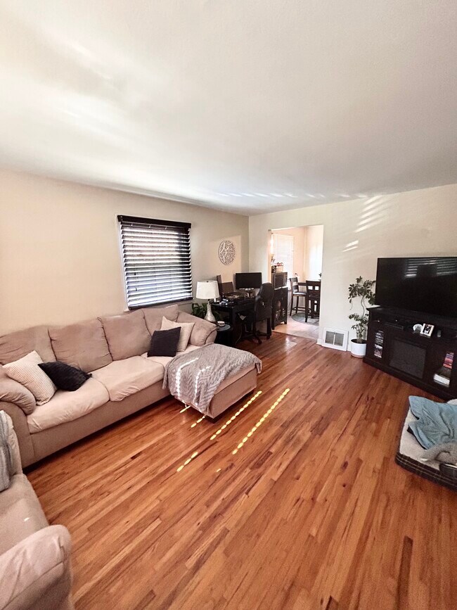 LIVING ROOM - 5637 Penn Ave S