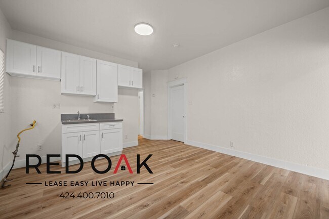 Foto del edificio - ~1 Month FREE~ Stunning Two Bedroom Featur...