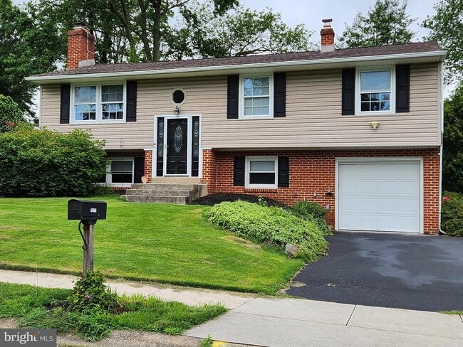 Building Photo - 2622 Boxwood Dr