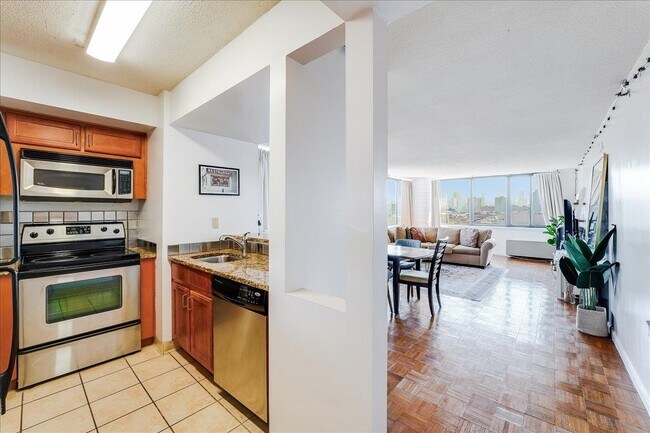 Building Photo - 551 Observer Hwy