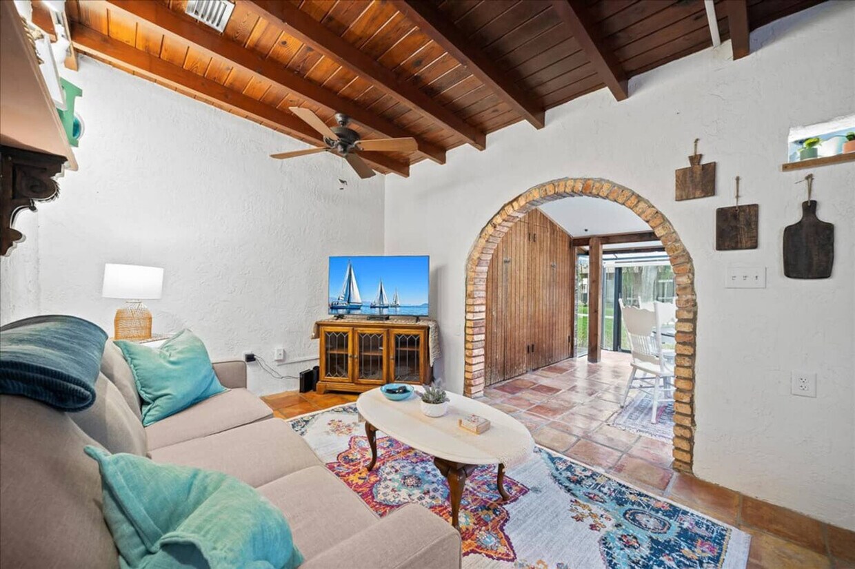 Foto principal - 408 Harrison Ave