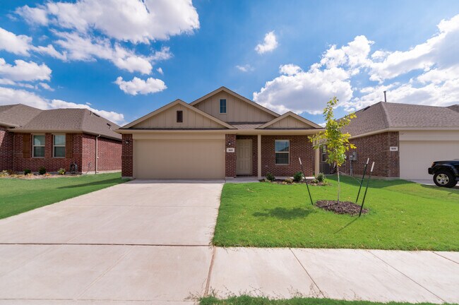 Building Photo - 1801 Avery Pointe Dr