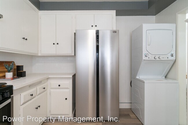Building Photo - 127 W 64th Pl