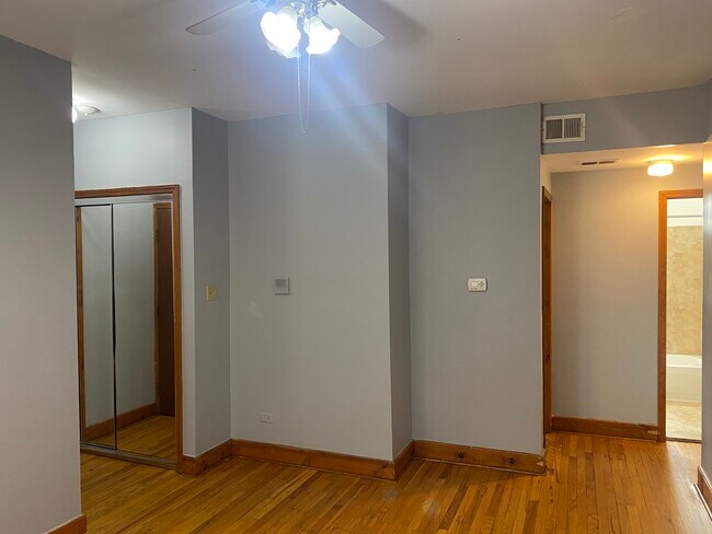 Sala de estar - 4924 N Kedzie Ave