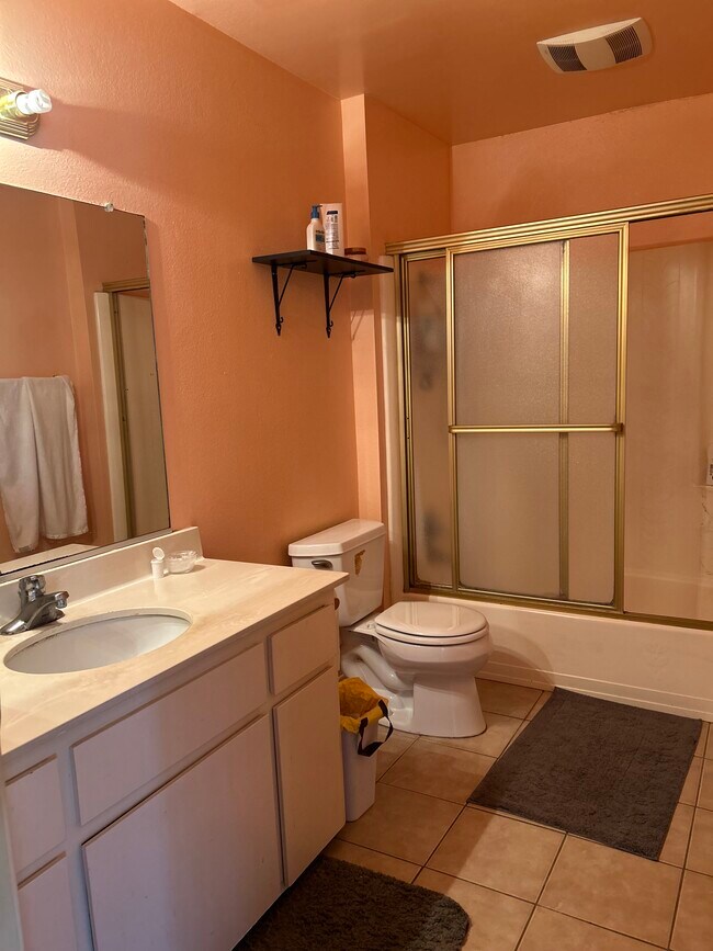 Building Photo - 5249 Village Circle Dr