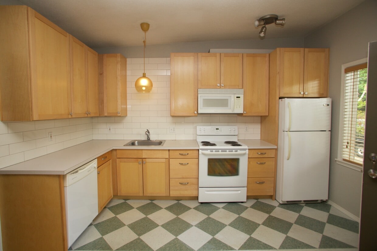 Primary Photo - 5431 SE Tibbetts St