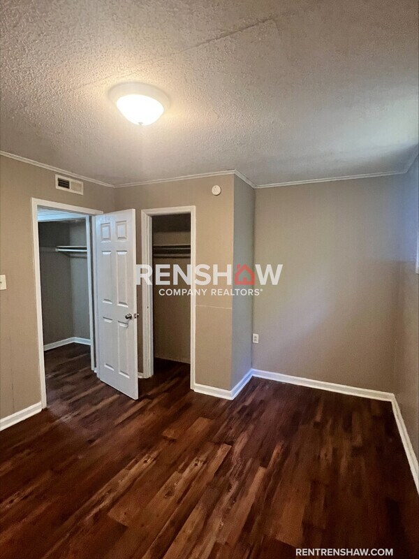 Foto del edificio - 3 Oakridge Dr