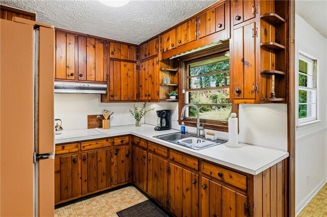 Building Photo - 640 Farrar Ct