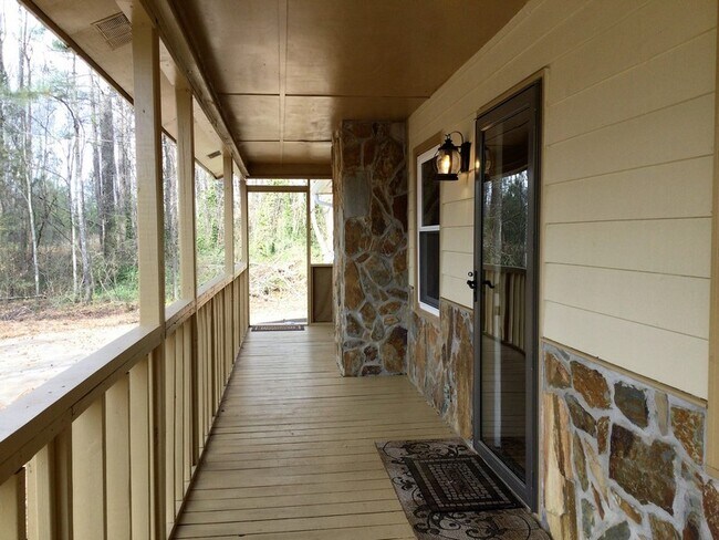 Building Photo - 6850 Summer Hill Dr