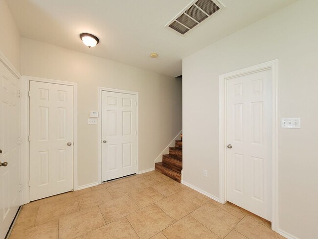 Foto del edificio - BEAUTIFUL 3 BEDROOM 2 BATH TOWNHOME THAAT ...