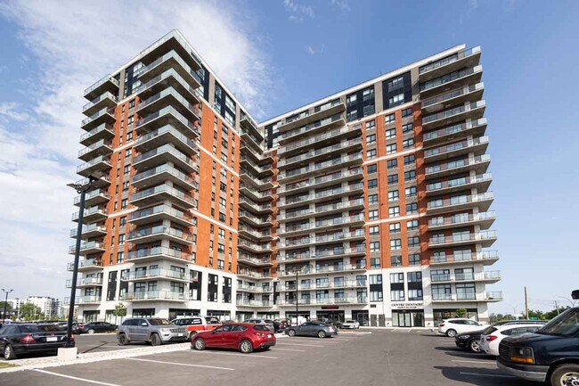 Photo du bâtiment - Le James Laval Apartments