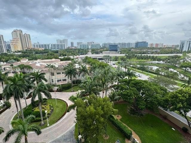 Foto del edificio - 19501 W Country Club Dr