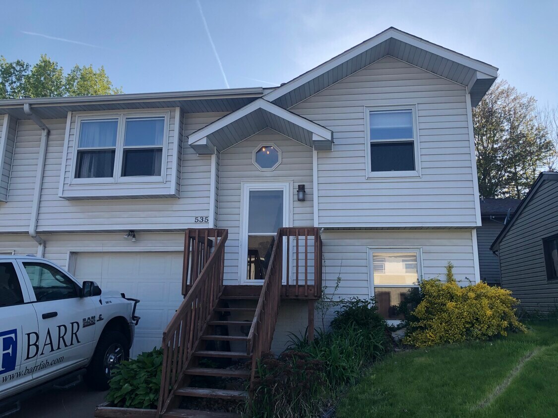 535 Westwinds Dr, Iowa City, IA 52246 Townhome Rentals in Iowa City