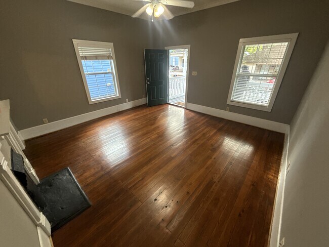 Foto del edificio - 1003 Curran St NW