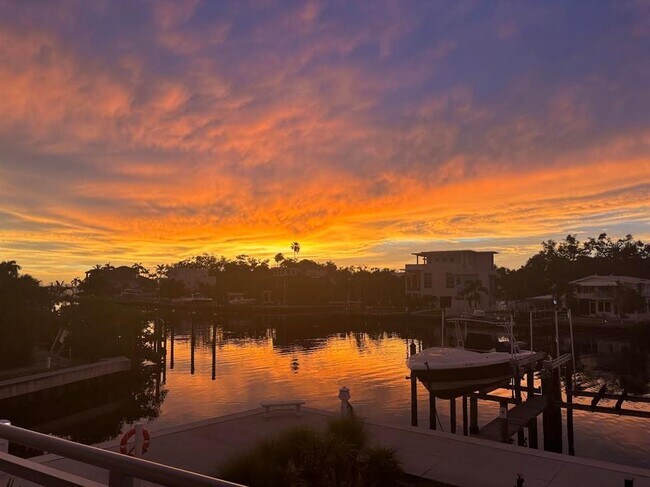 Foto del edificio - 1709 N Tamiami Trl