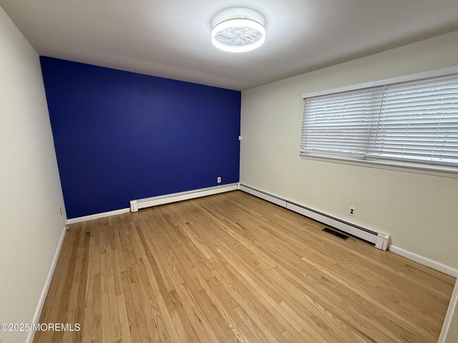 Foto del edificio - 573 Lloyd Rd
