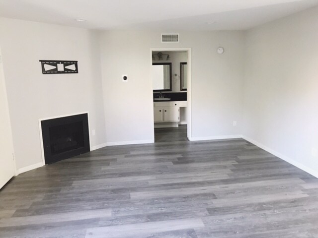 Primary Photo - 4625 Sylmar Ave