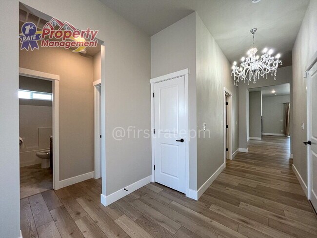 Building Photo - 6065 S Catria Pl