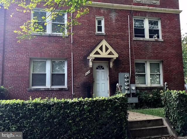 Primary Photo - 1424 Staples St NE