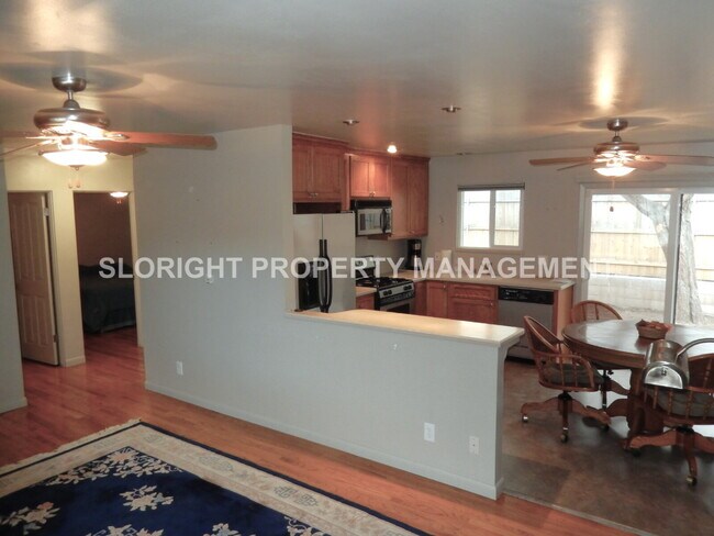 Foto del edificio - AVAILABLE LATE MAY - Pismo Beach Duplex - Back Unit
