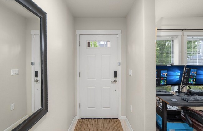 Building Photo - **$250 OFF FIRST FULL MONTH'S RENT** Amazi...