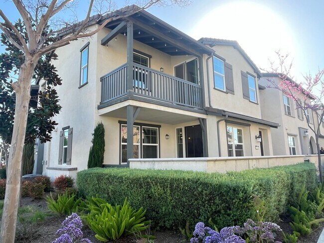 Foto del edificio - Spacious 3 bedroom, 3-bathroom condo for rent