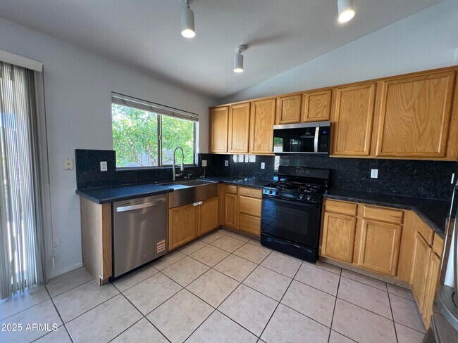 Foto del edificio - 1171 W Goldfinch Way