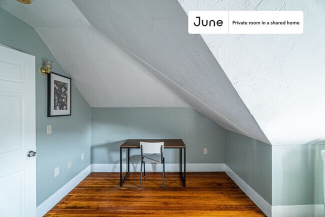 Foto del edificio - Room in Shared 6 bed/2 bath home