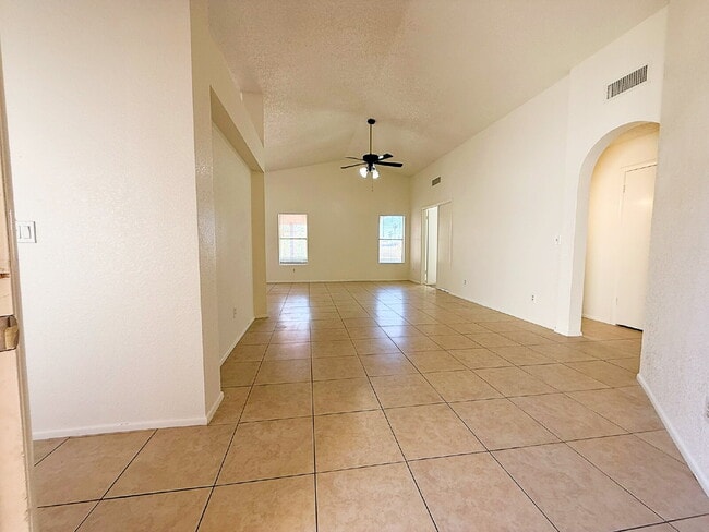 Foto del edificio - Golf Course Backyard! Updated 3-Bed Home i...