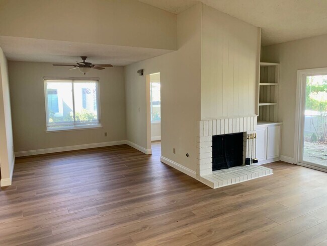 Foto del edificio - Rare Single-Story Townhome in Gated Sunrise Almaden Community