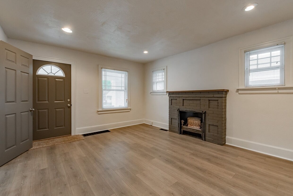 Primary Photo - PRE-LEASING