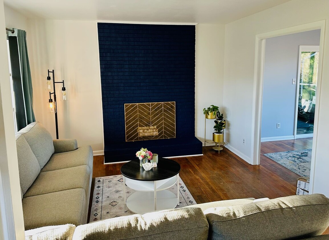 Foto principal - 216 Orchard Ln
