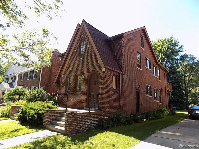 Foto del edificio - 22 Woodward Heights Blvd
