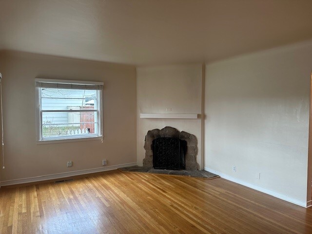Wood burning fireplace - 100 Burlingame Ave