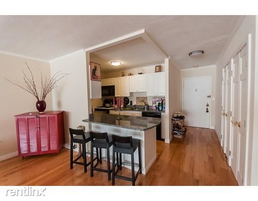 Primary Photo - 8 Whittier Pl