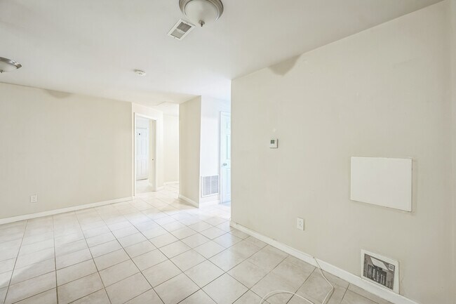 Foto del edificio - 1700 68th Ave