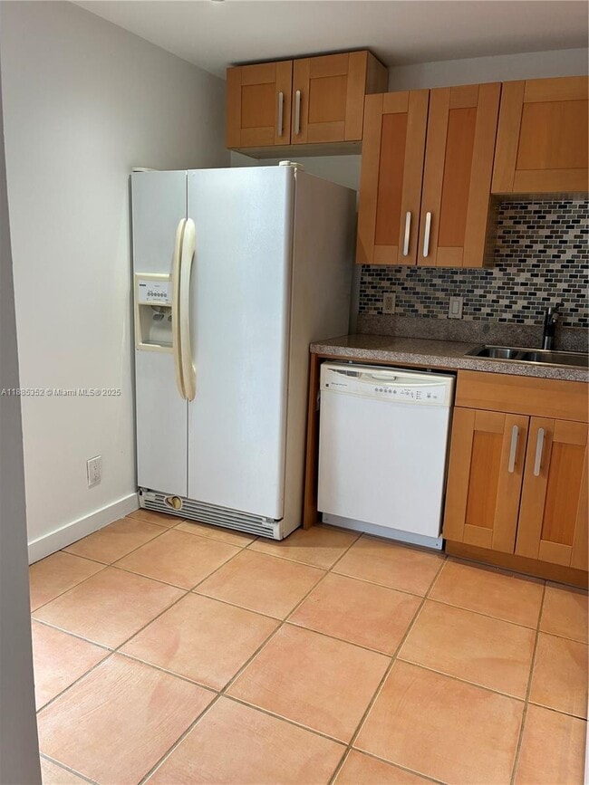 Foto del edificio - 3401 N Country Club Dr