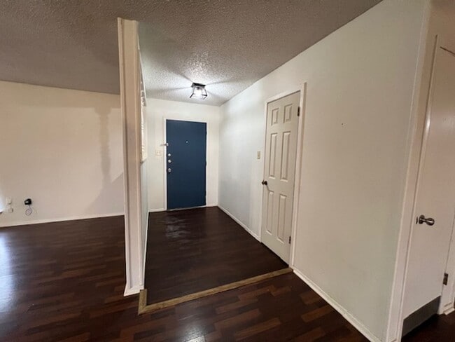 Foto del edificio - 1025 Hwy 83-84